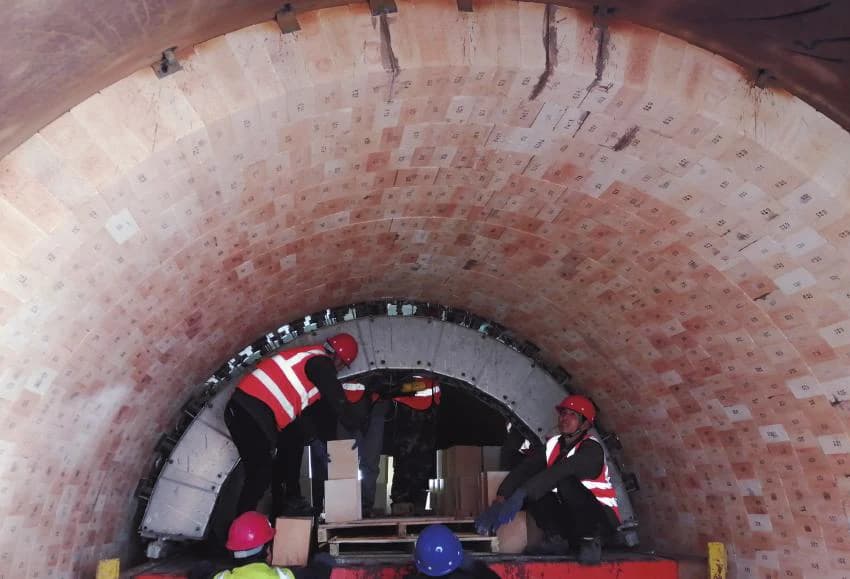 Rotary kiln refractory lining installation